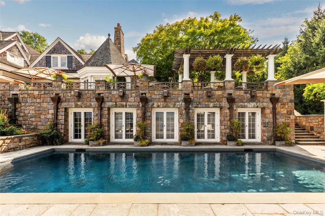 Photo of 227 Dock Lane