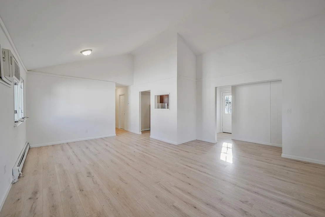 Photo of 80 Meadowmere Avenue