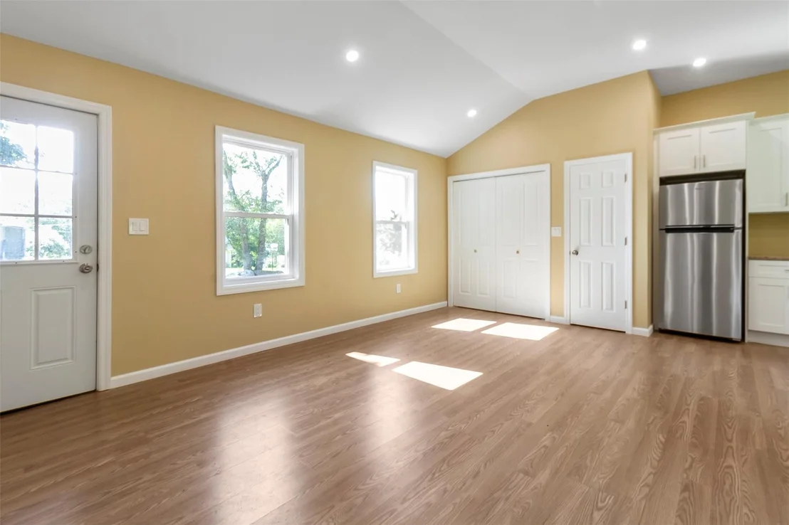 Photo of 50 Deerfield Road