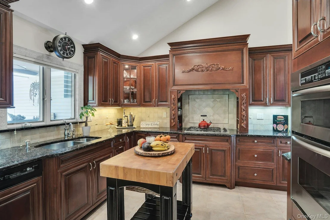 Photo of 101 Hayrick Lane