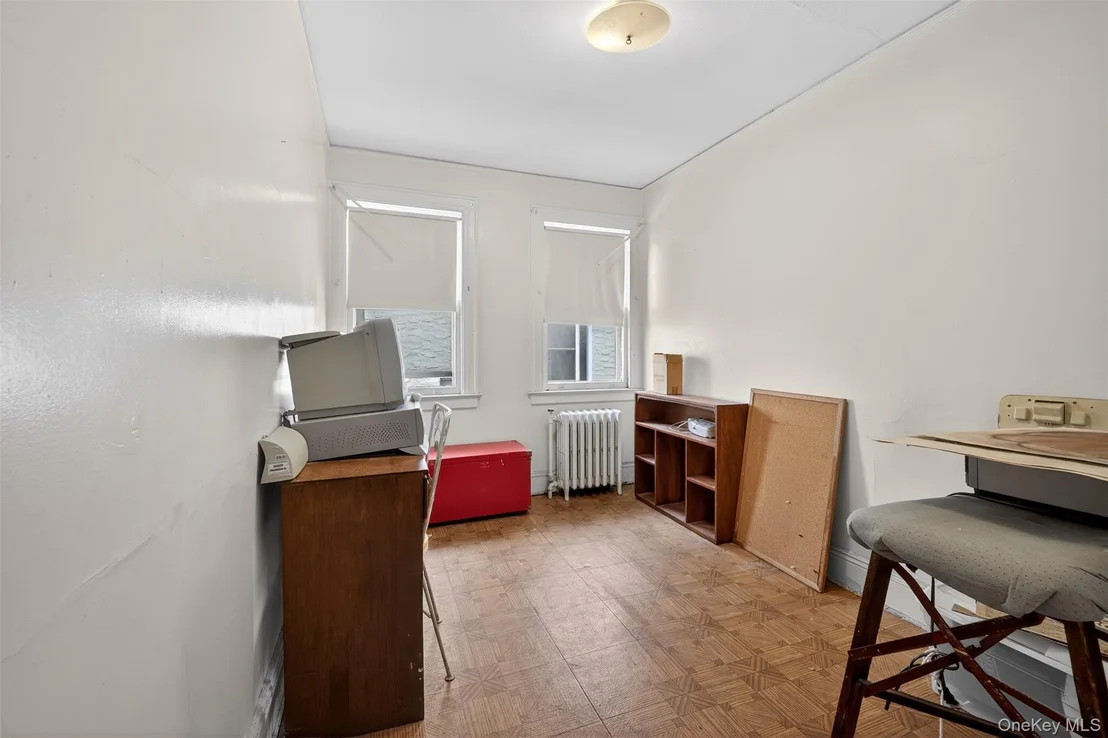 Photo of 3512 Utopia Parkway