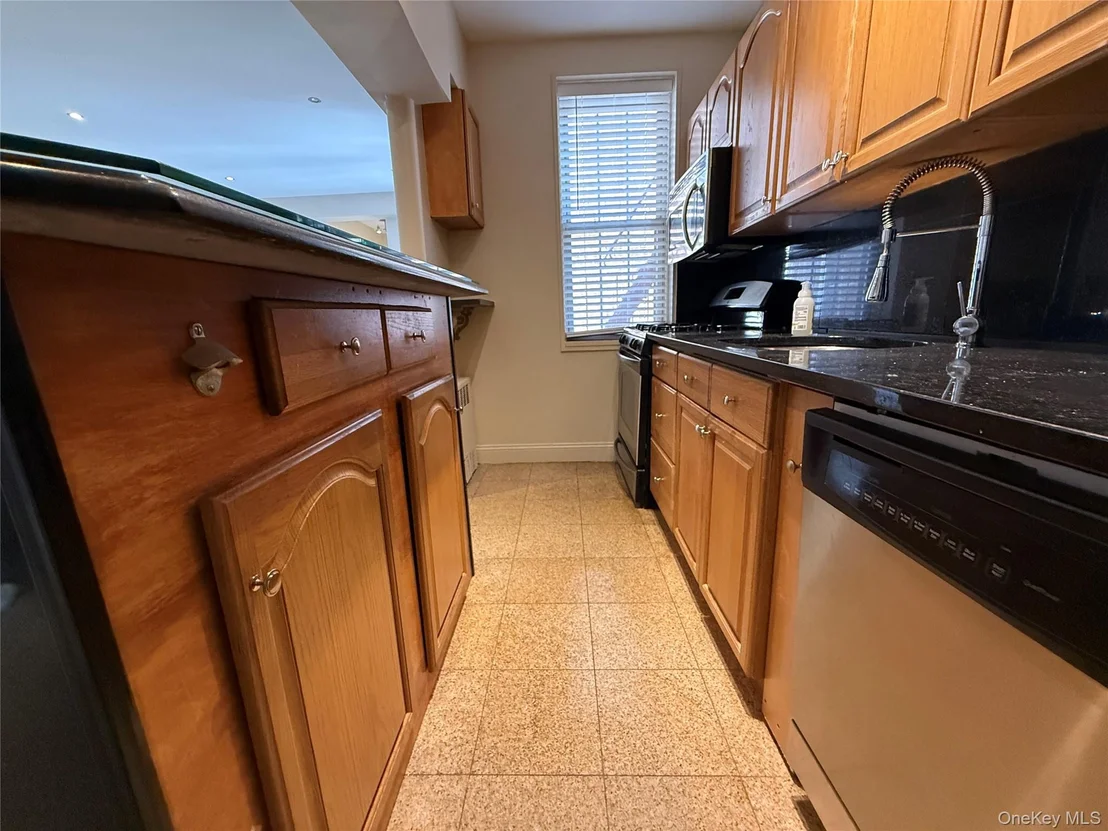 Photo of Unit B38 at 796 Bronx River Road