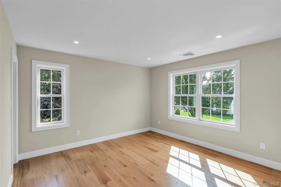 Photo of 52 Linden Avenue