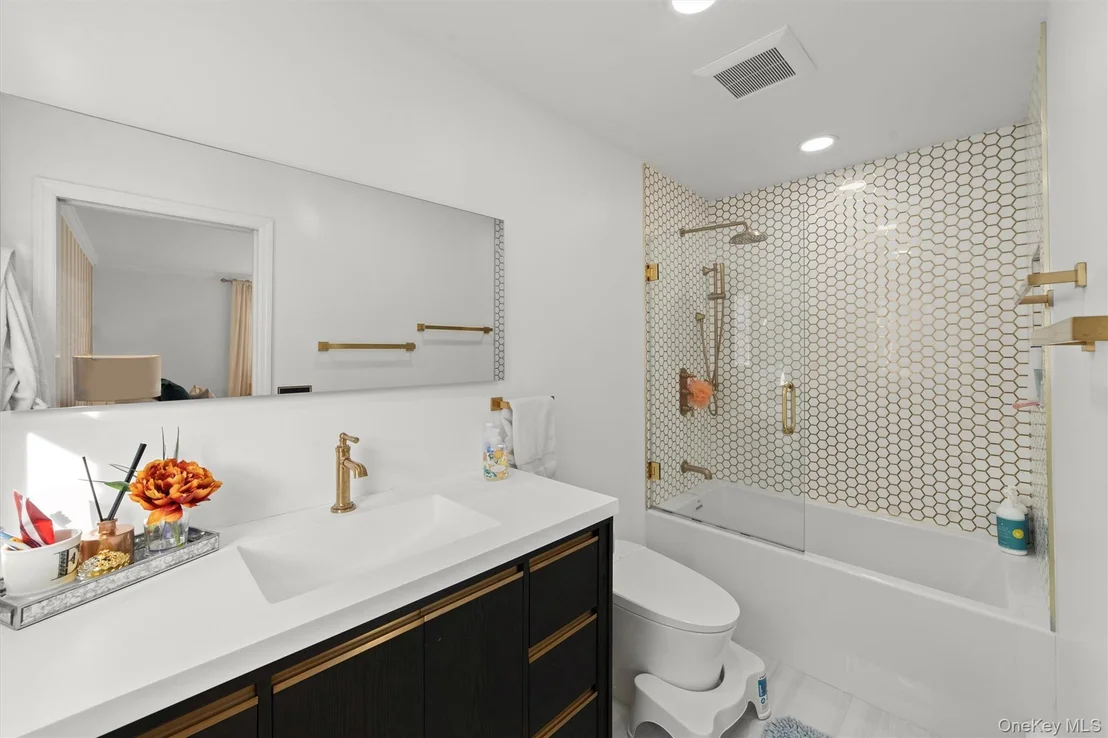 Photo of 21 Pershing Avenue