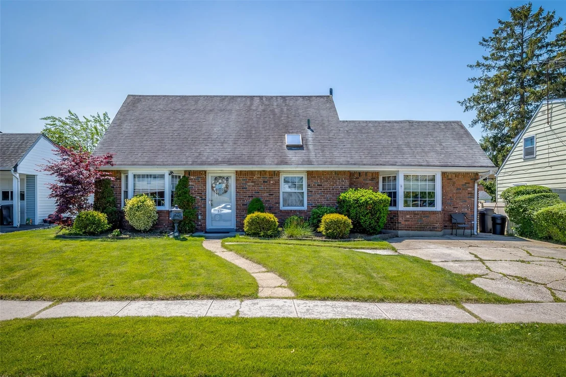 Photo of 98 Bluespruce Road