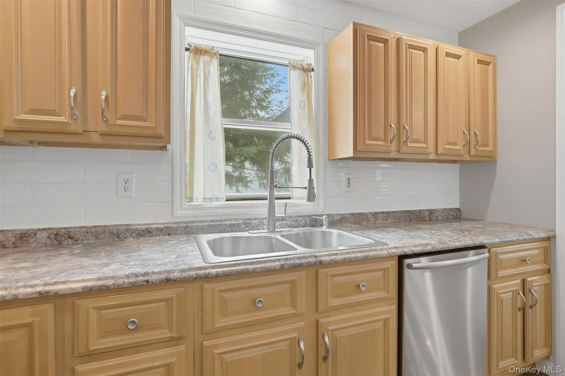 Photo of 10 Henmond Boulevard