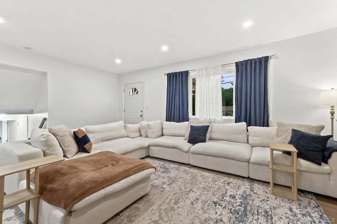Photo of 47 Riverview Drive