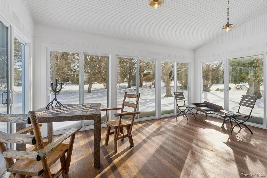 Photo of 350 Soundview Road
