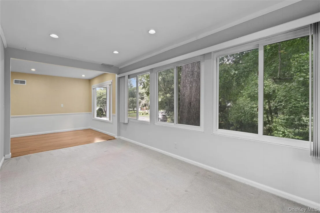 Photo of 21 Iroquois Trail