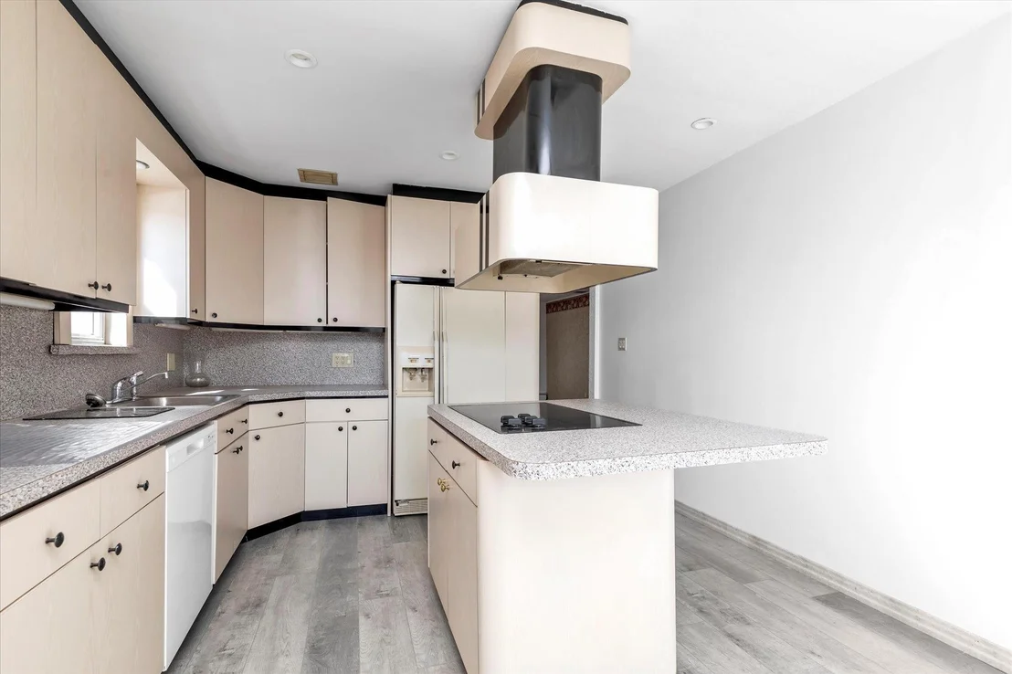 Photo of 16 Beverly Road