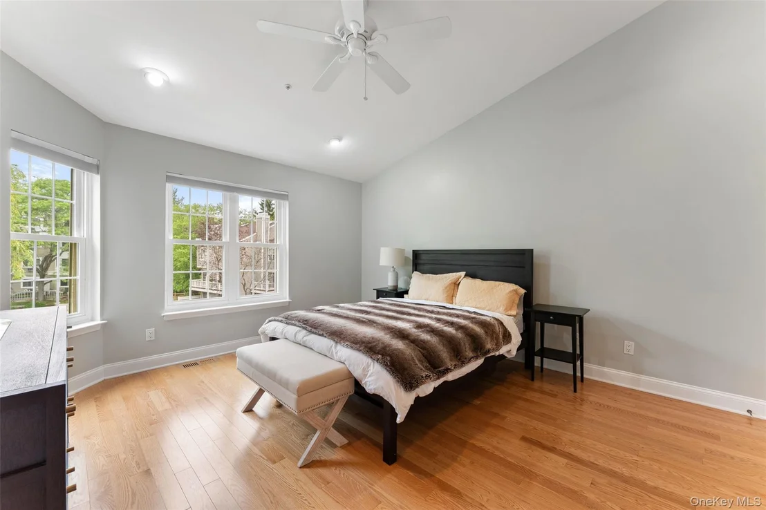 Photo of 611 Pondside Drive