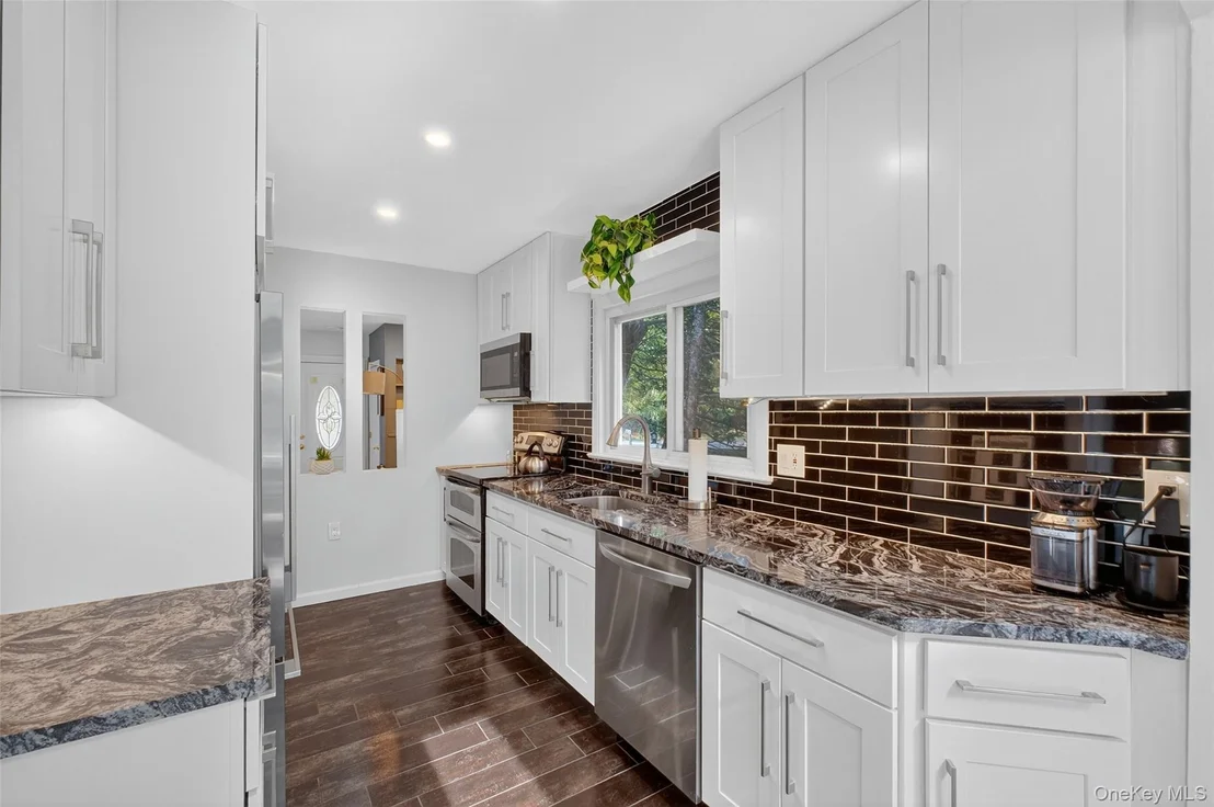 Photo of 105 Buckingham Avenue
