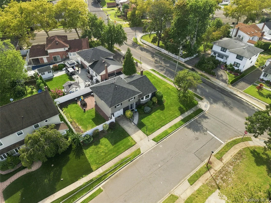 Photo of 614 Pine Lane