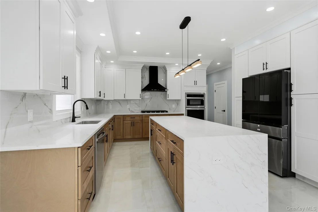 Photo of 145 Bethpage Road