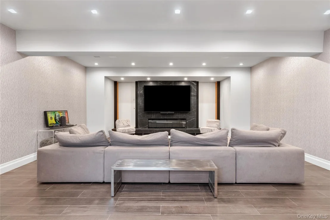 Photo of 18 Evergreen Way