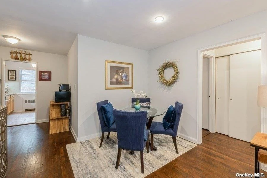 Photo of Unit LOWER at 78-27A Cloverdale Boulevard