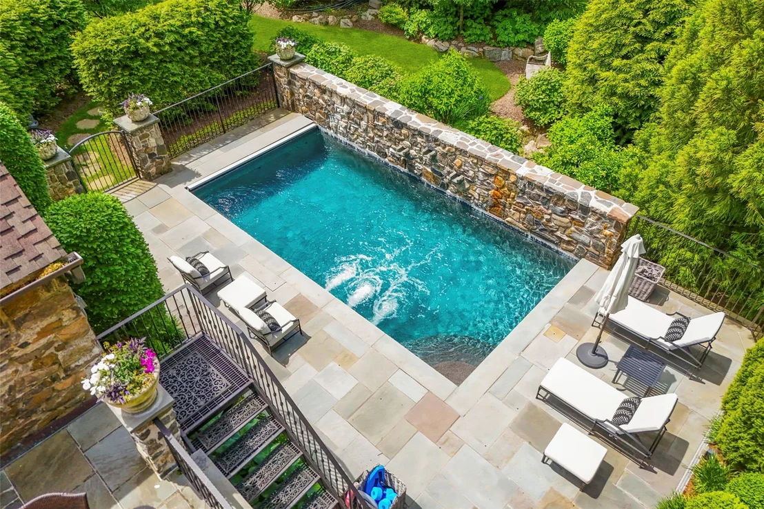 Photo of 27 Greenhaven Road