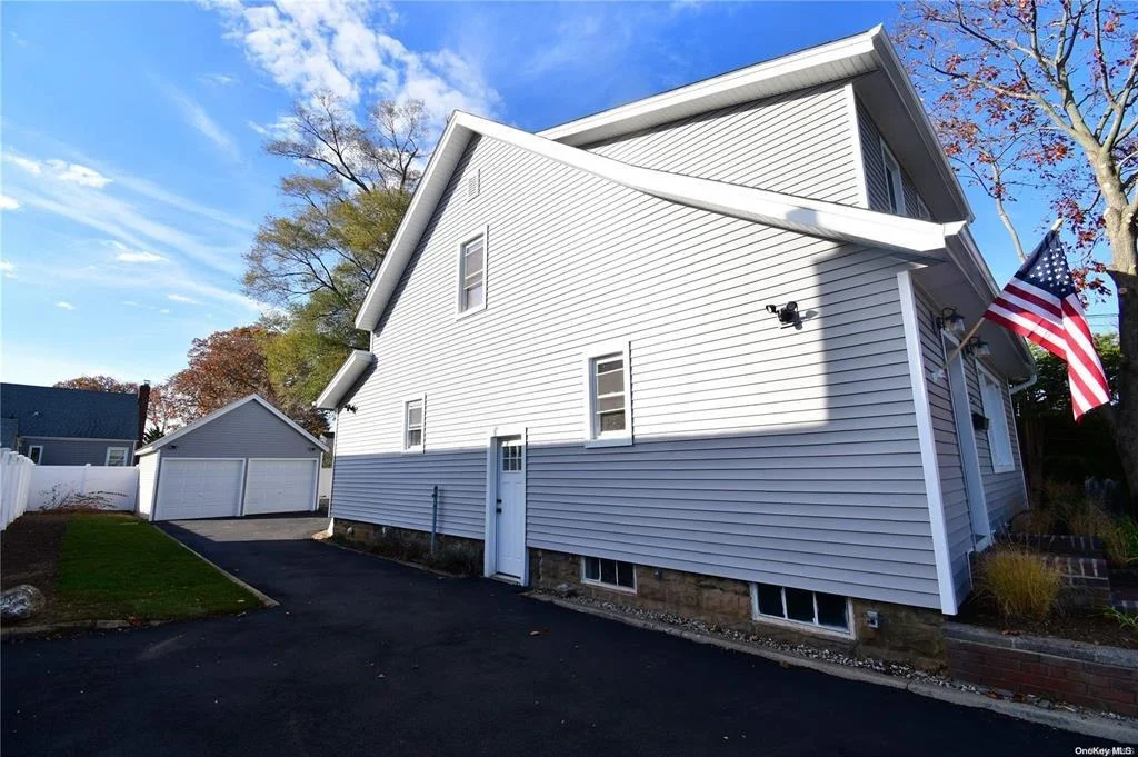 Photo of 2906 Oceanside Road