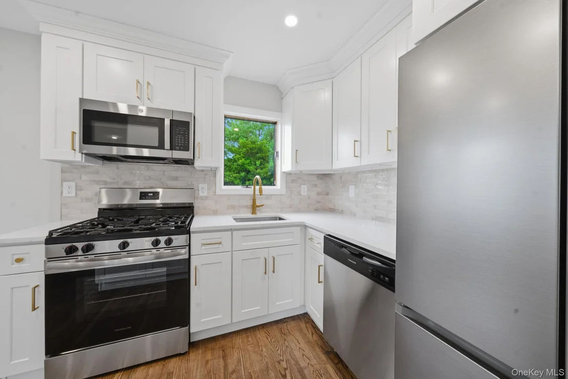 Photo of 986 Cayuga Road