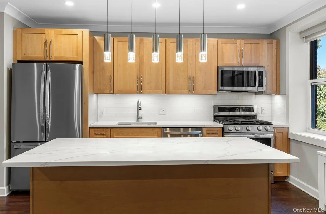 Photo of Unit 3D at 1133 Midland Avenue