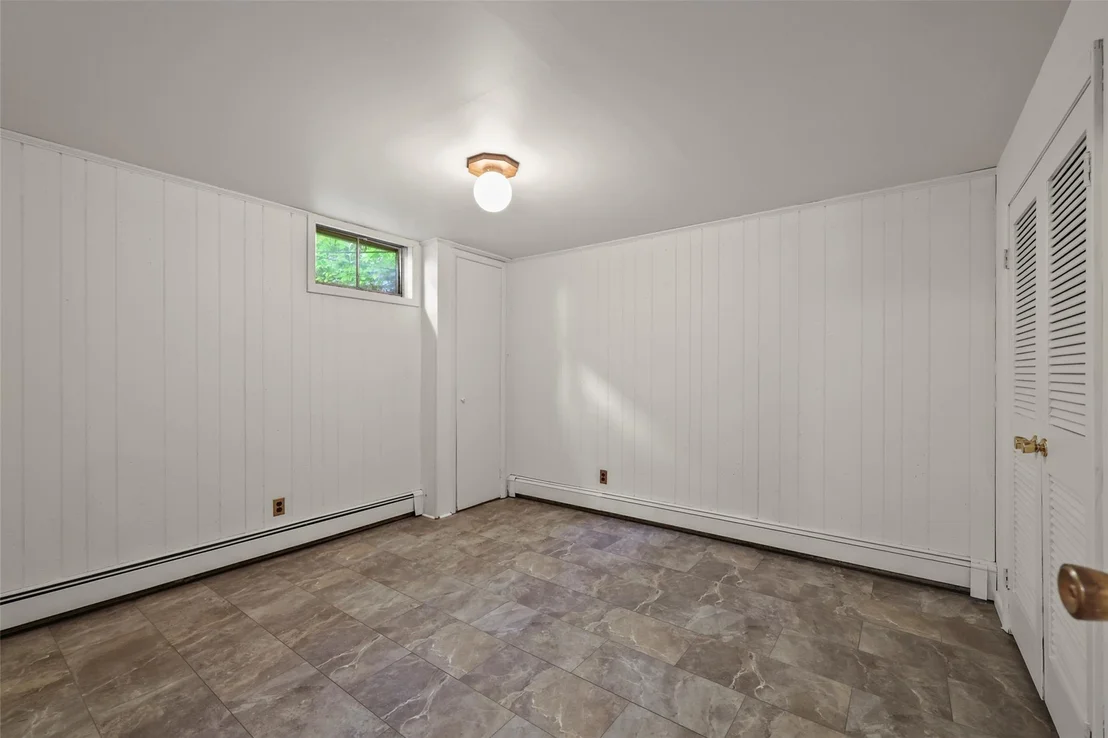 Photo of 1122 Lake View Road
