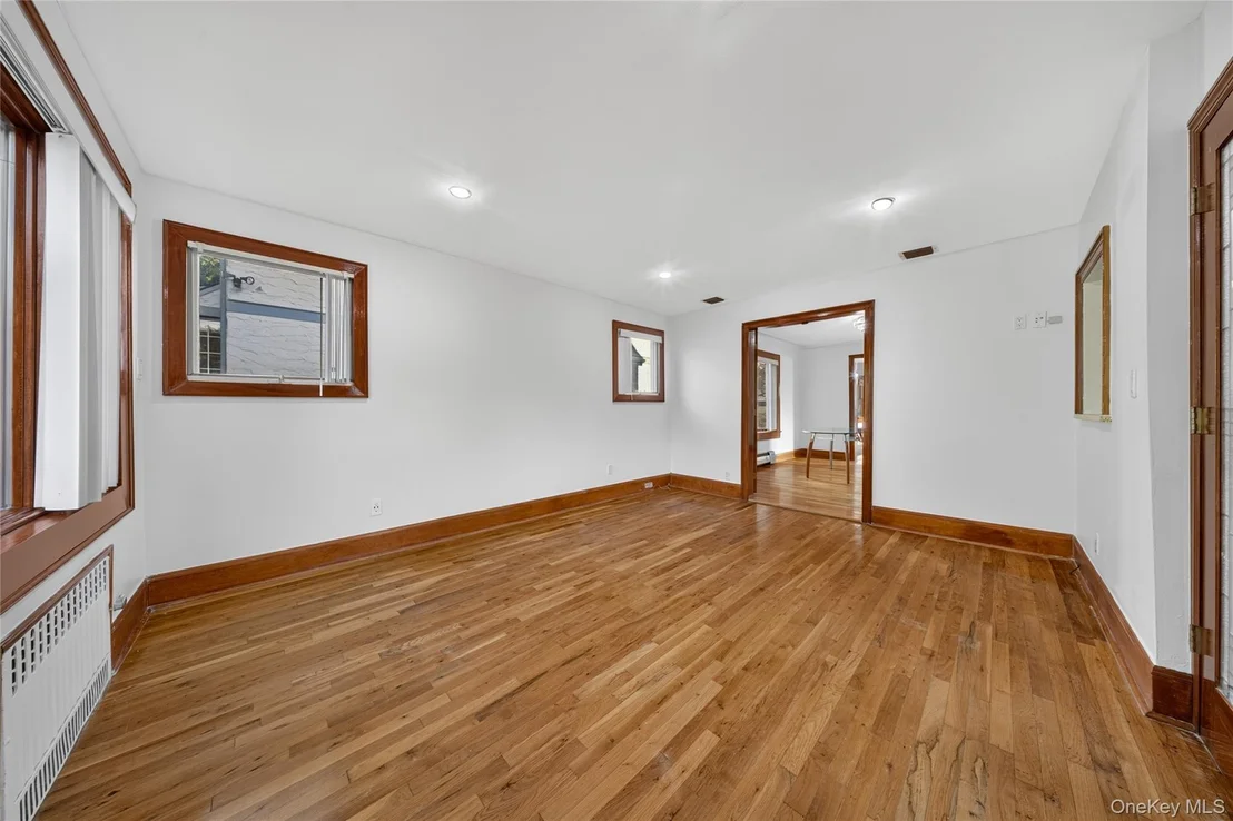 Photo of 46-19 Iris Lane
