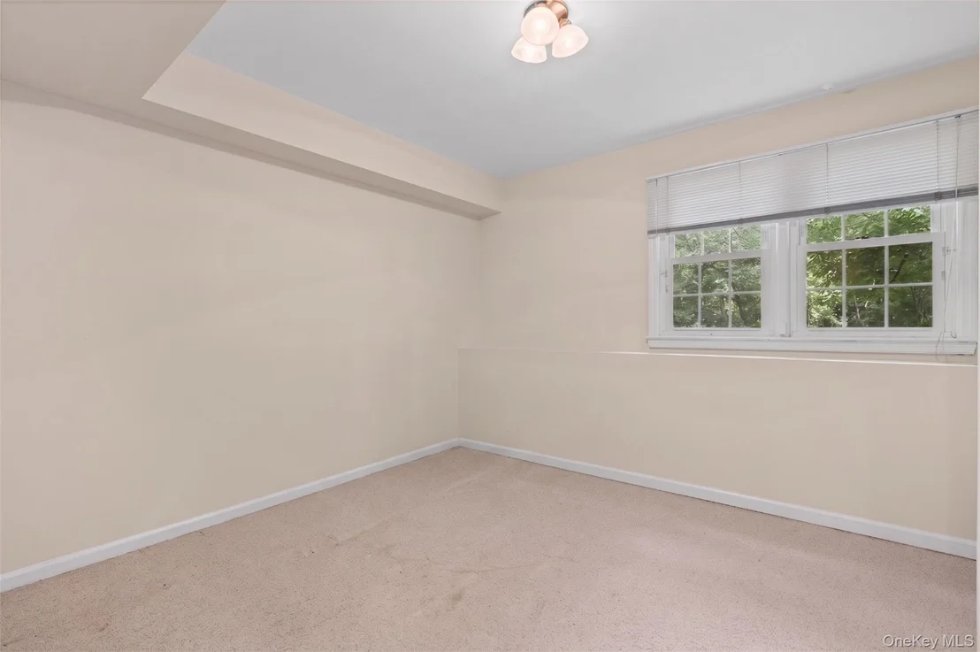 Photo of 21 Iroquois Trail