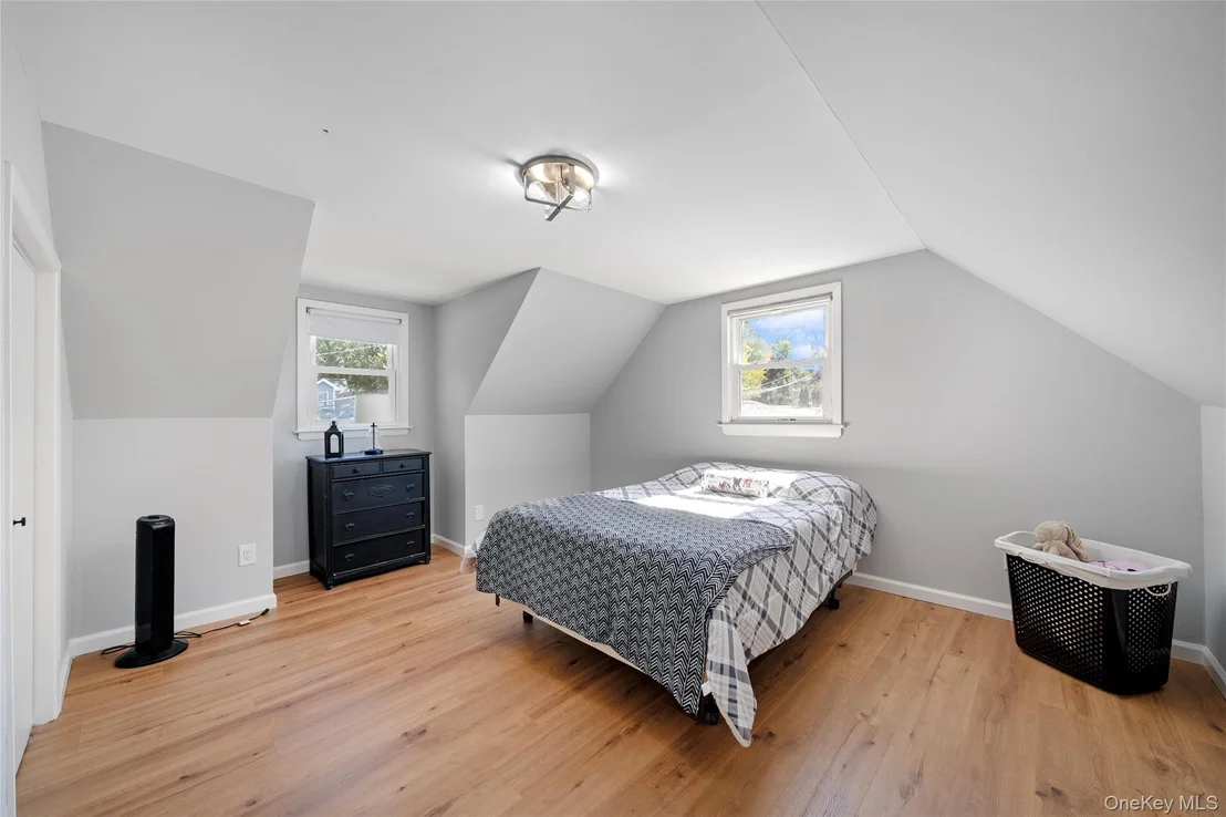 Photo of 98 Paula Boulevard