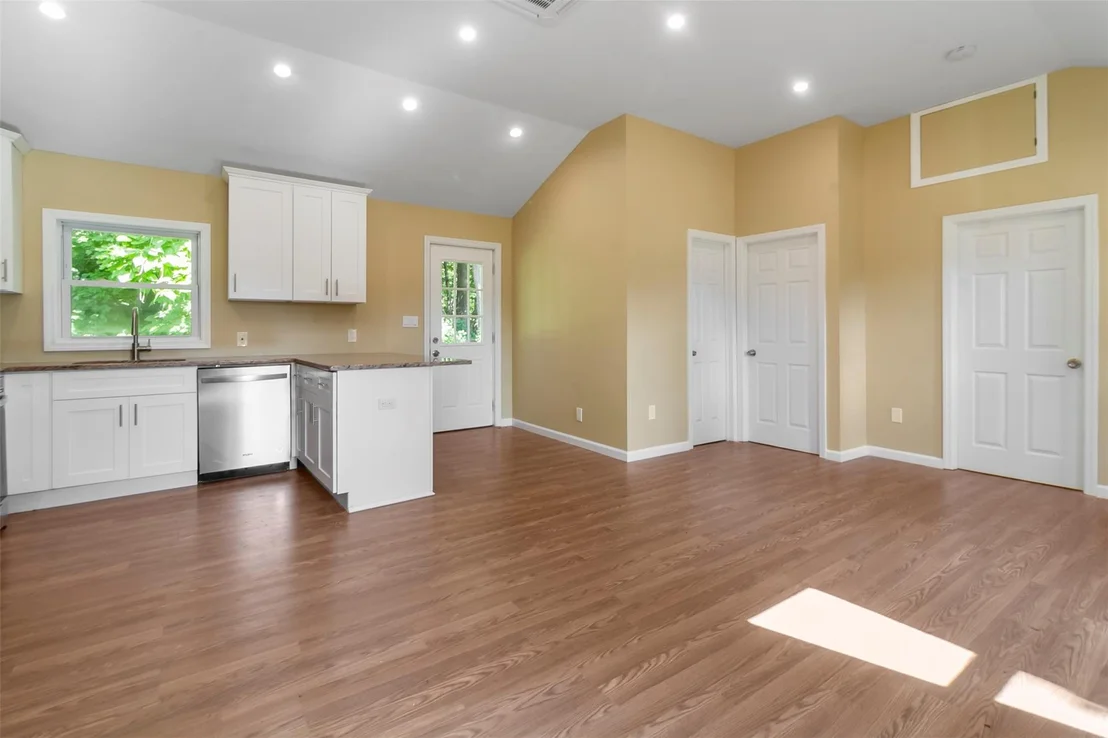 Photo of 50 Deerfield Road