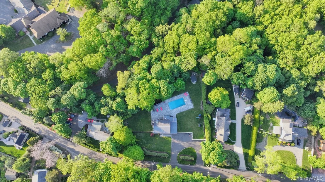 Photo of 522 Moriches Road