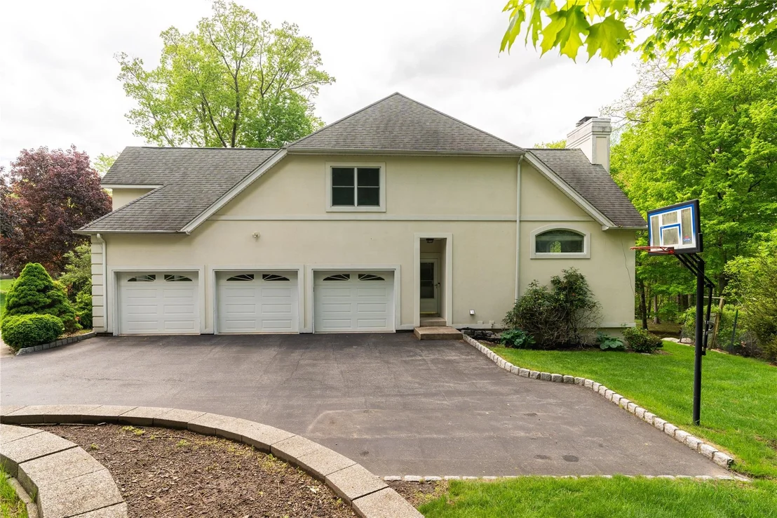 Photo of 9 Golf Course Drive