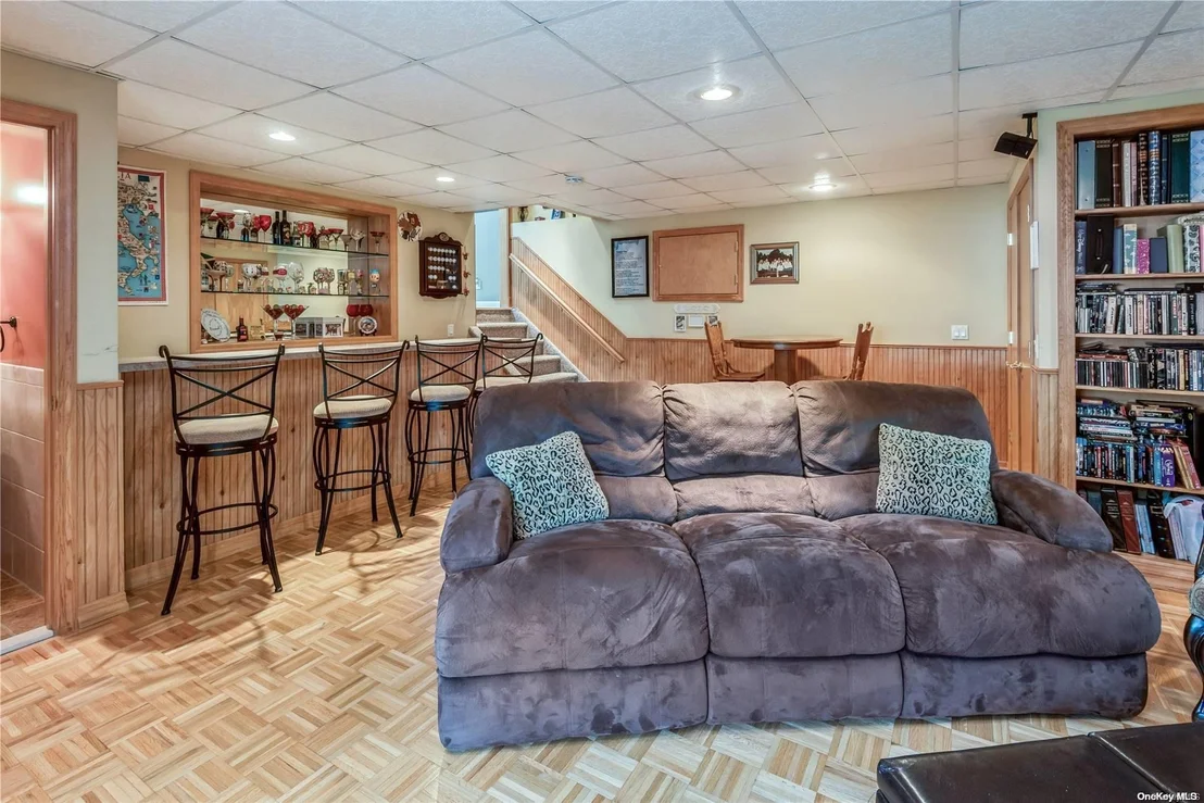 Photo of 830 Willow Road
