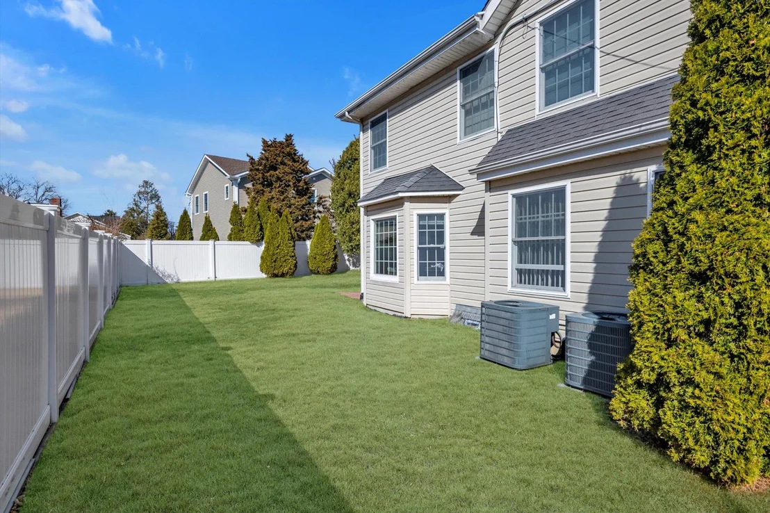 Photo of 5 Edgewood DR.
