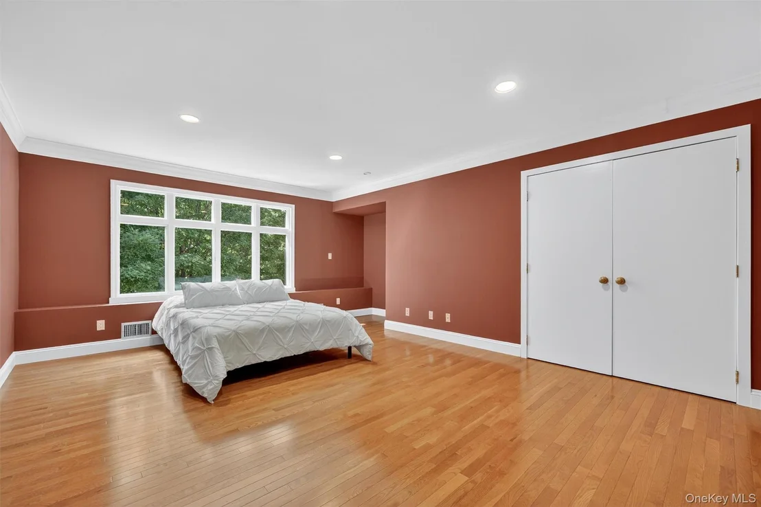 Photo of 65 Round Hill Road
