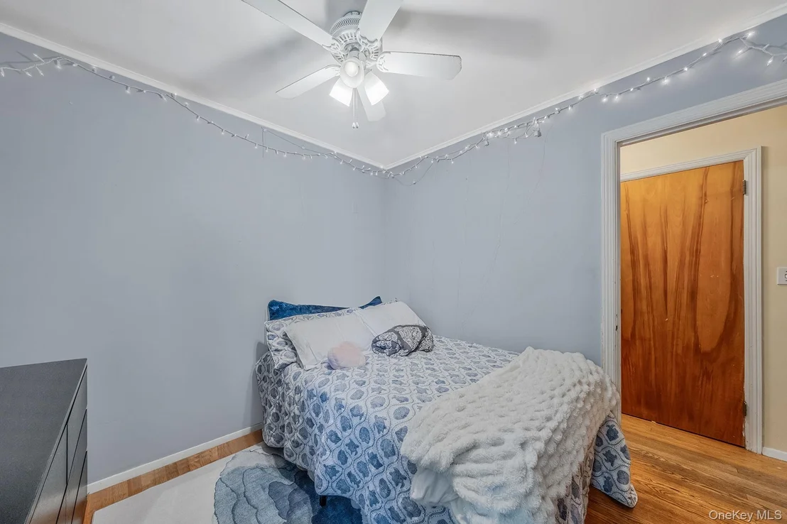 Photo of 891 Pondview Road