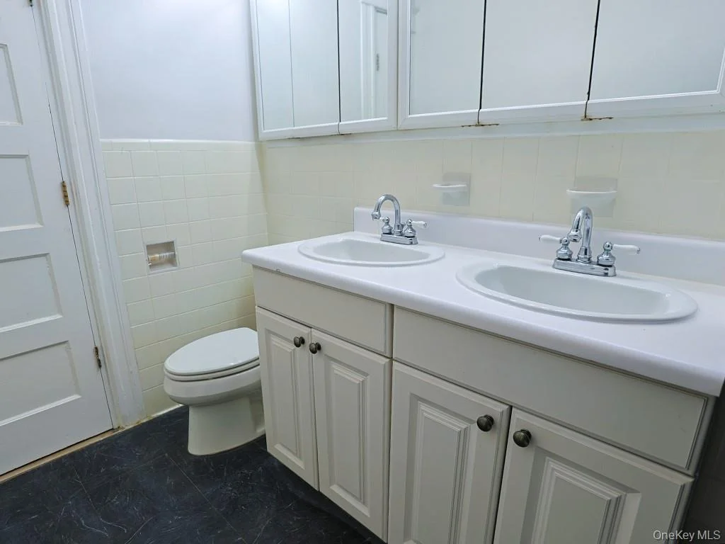 Photo of 113 Hooker Avenue