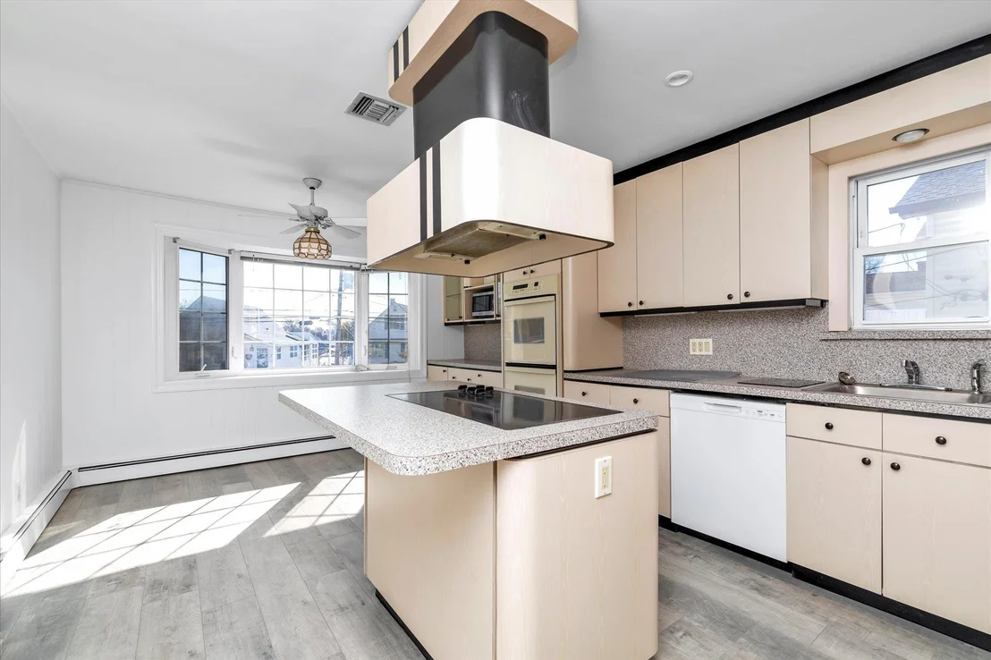 Photo of 16 Beverly Road