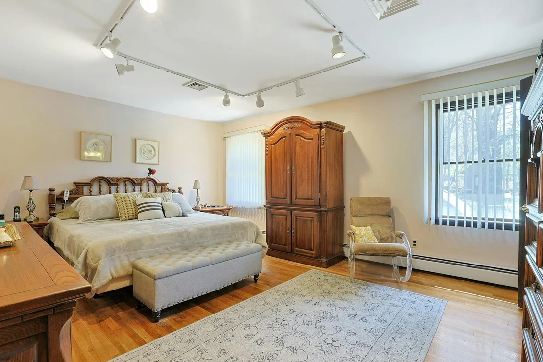 Photo of 2 Aura Drive
