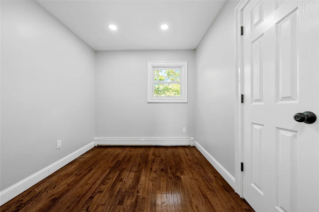 Photo of 38 Moffitt Boulevard
