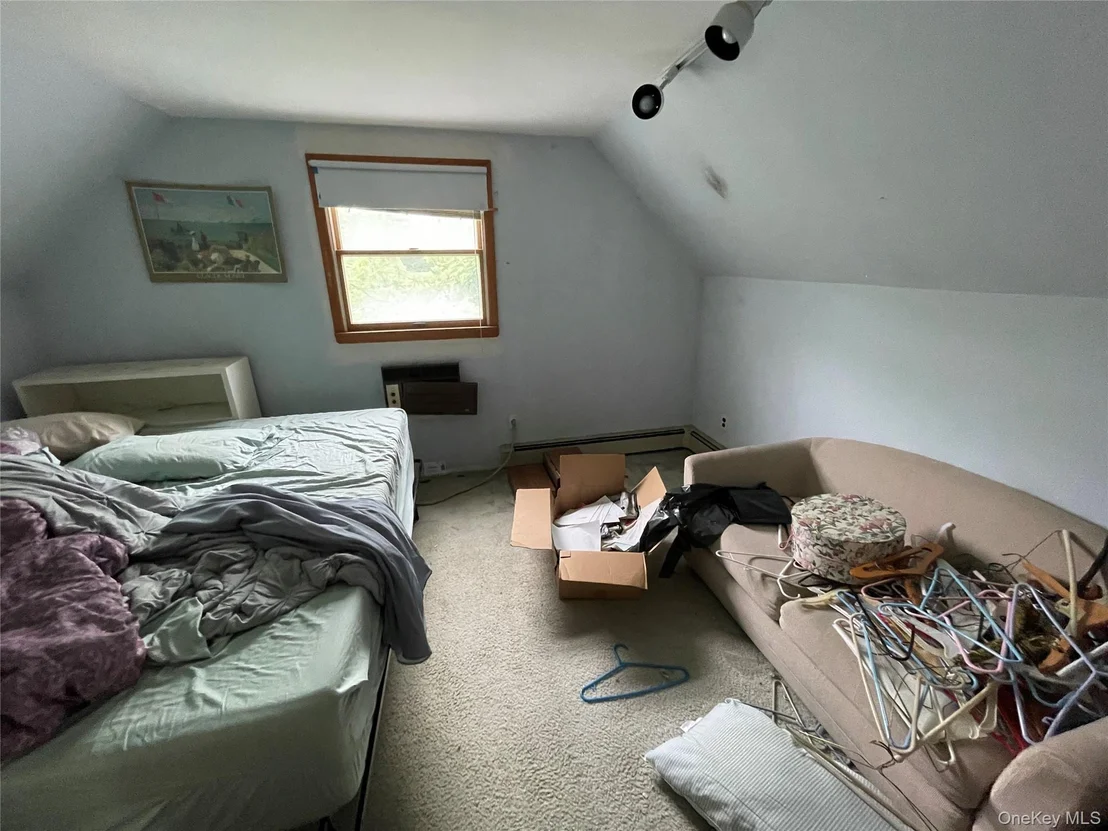 Photo of 2043 Paddock Road