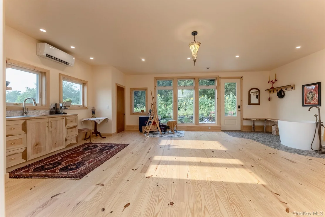 Photo of 108 Latham Circle