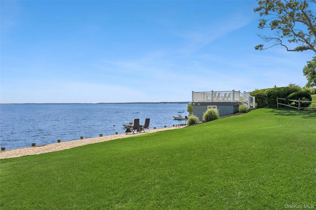 Photo of 5218 Peconic Bay Boulevard