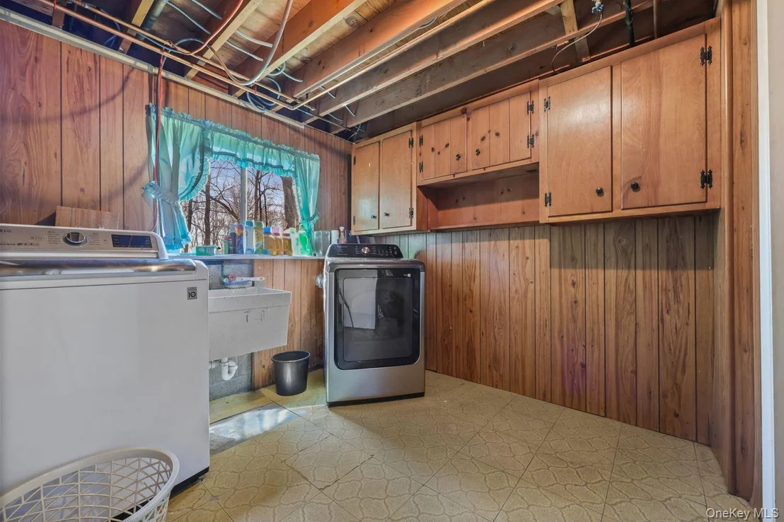 Photo of 320 Allview Avenue