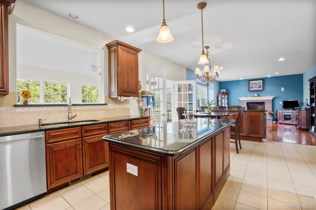 Photo of 653 Creekside Lane