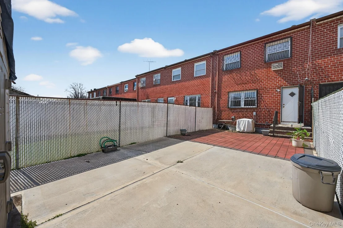 Photo of 625 Sackman Street