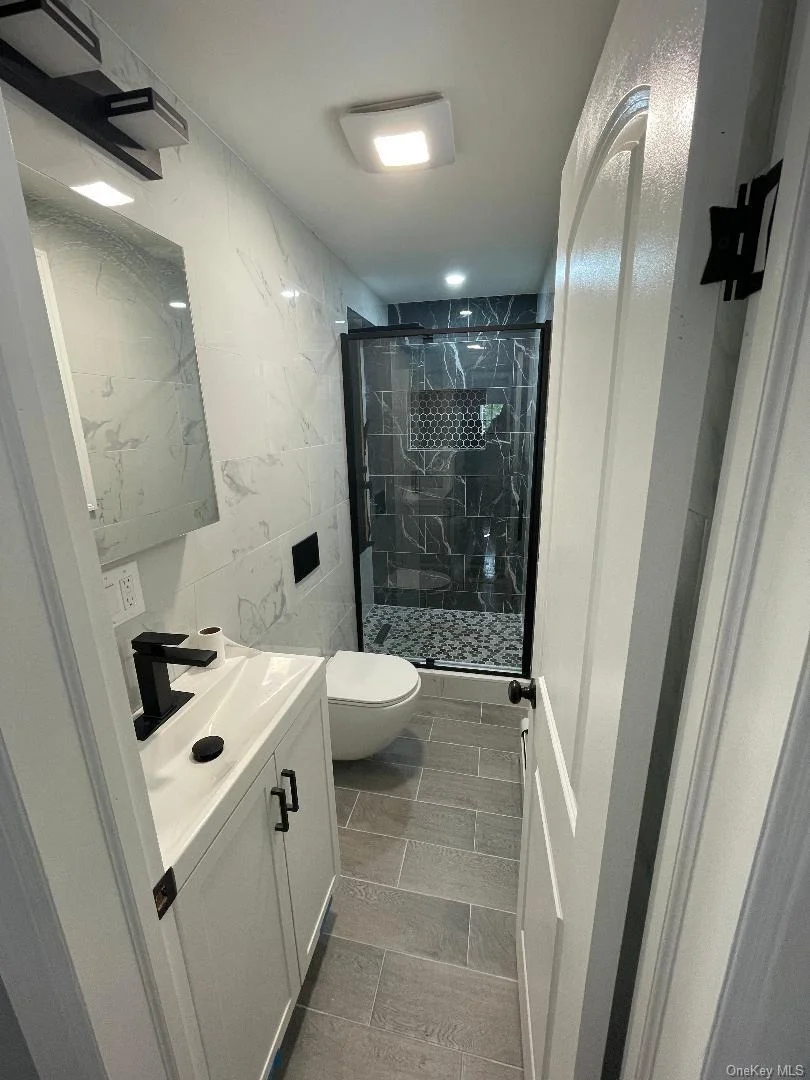 Photo of 839 Clarence Avenue