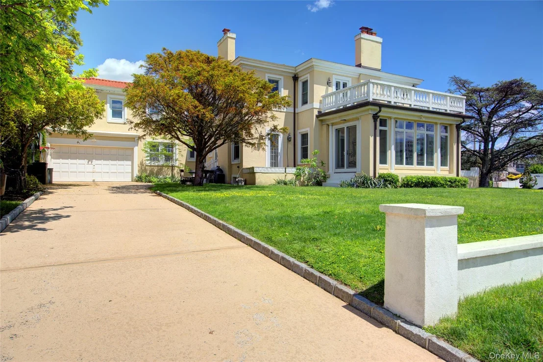 Photo of 159 Magnolia Boulevard