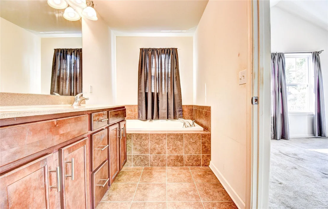 Photo of 1 Lindentree Lane