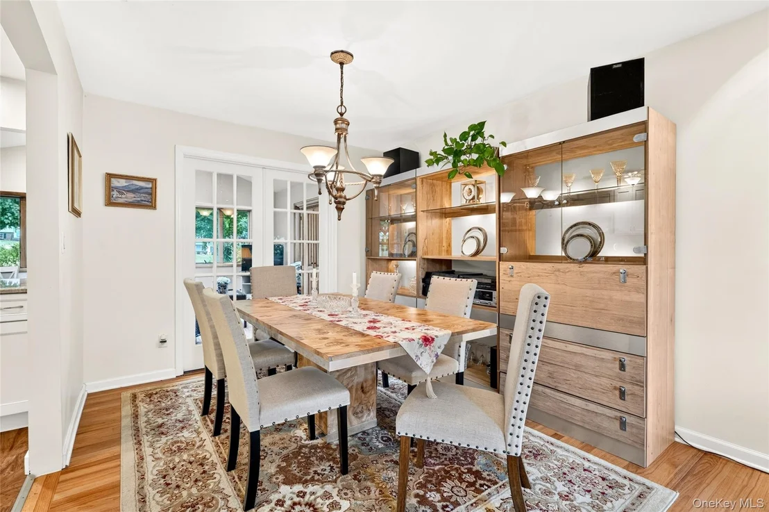 Photo of 32 Sengstacken Drive