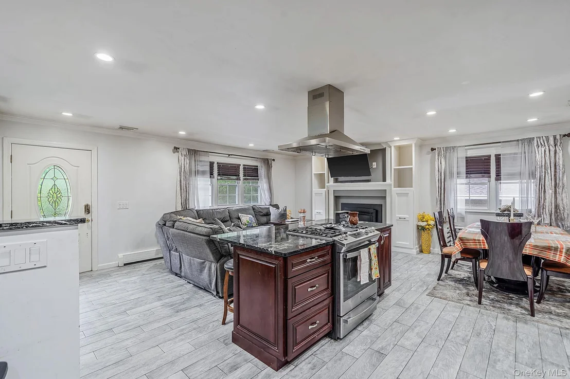 Photo of 138 River Road